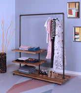 Pipe Garderobe mit Ablagen auf Rollen