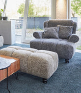 Megaohrensessel London