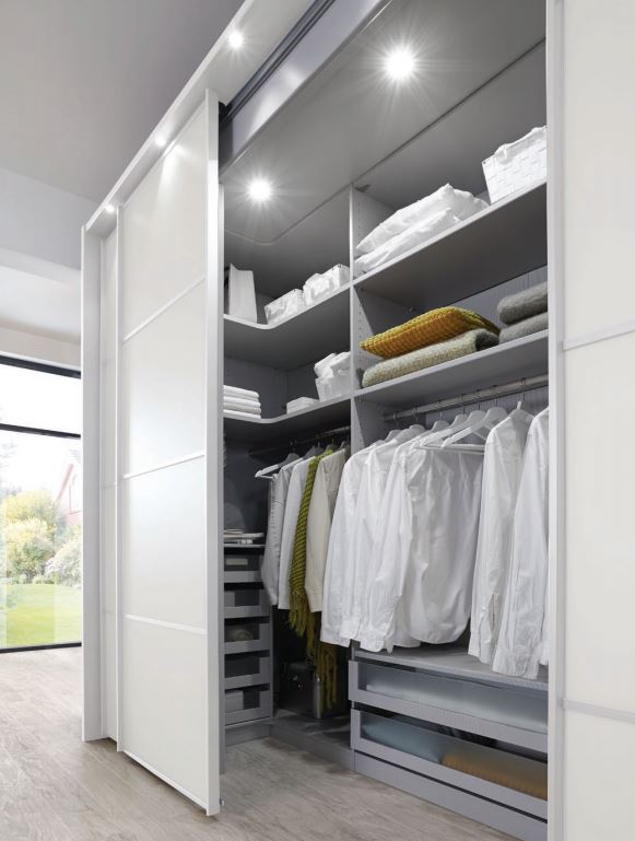 Kleiderschrank Multiplus