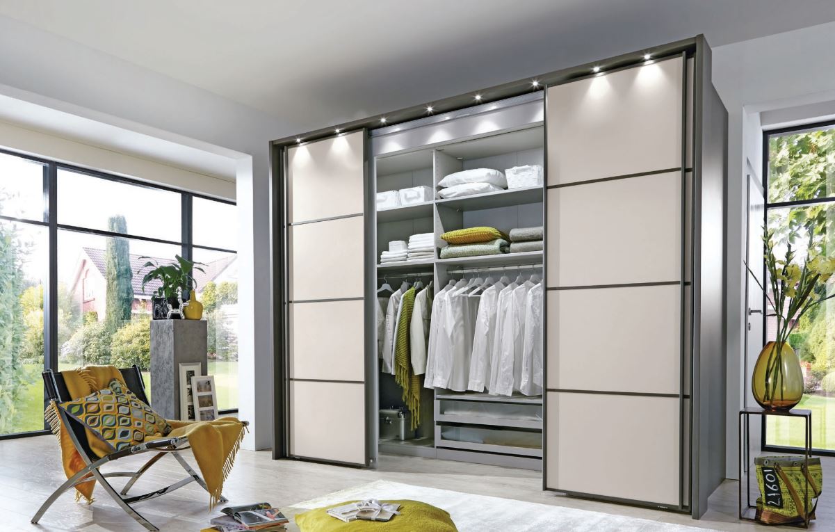 Kleiderschrank Multiplus
