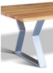 Sigma Tisch aus Wildeiche Massiv