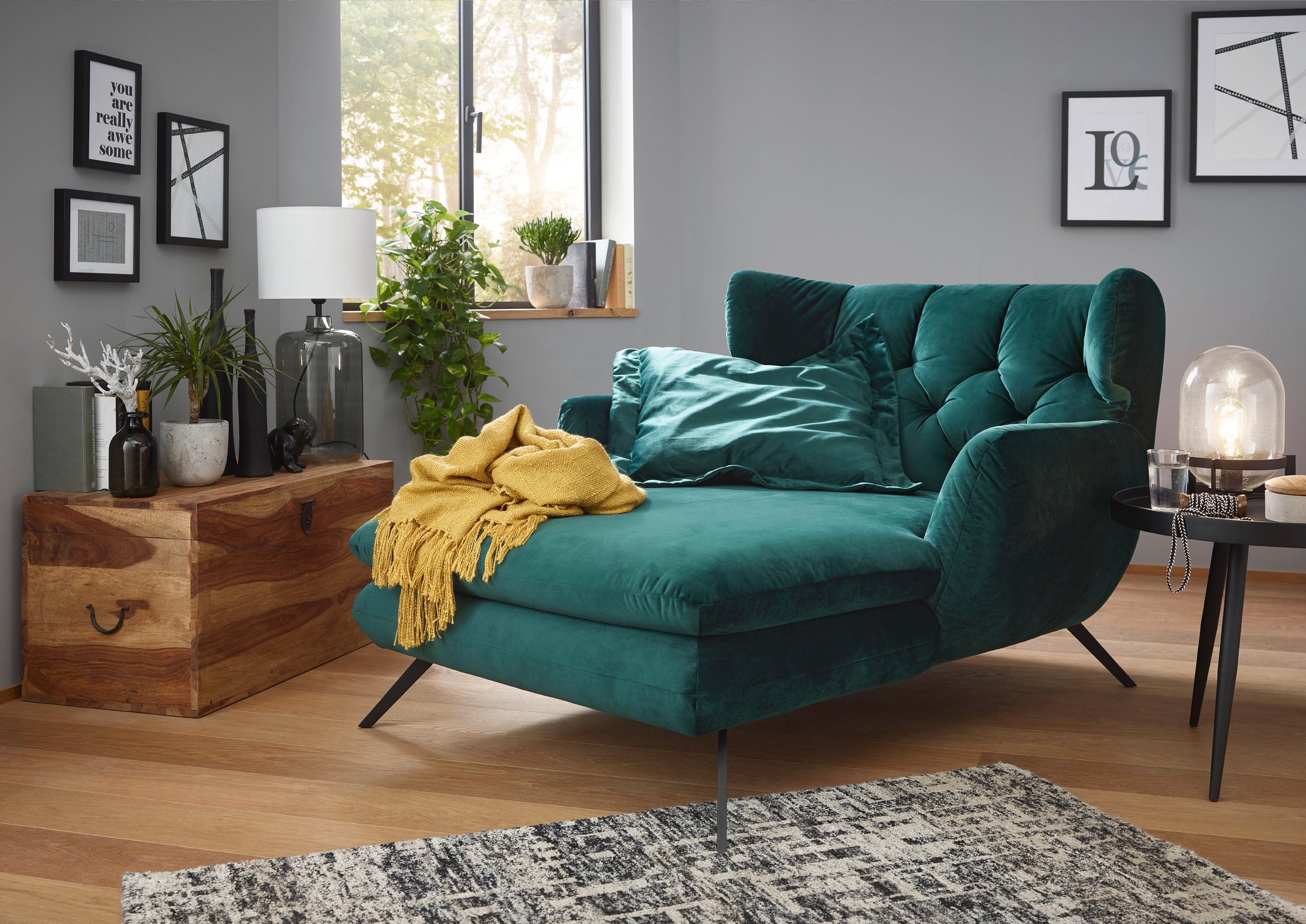 Langseat Modell Seventy im Bezug Velvet Smaragd