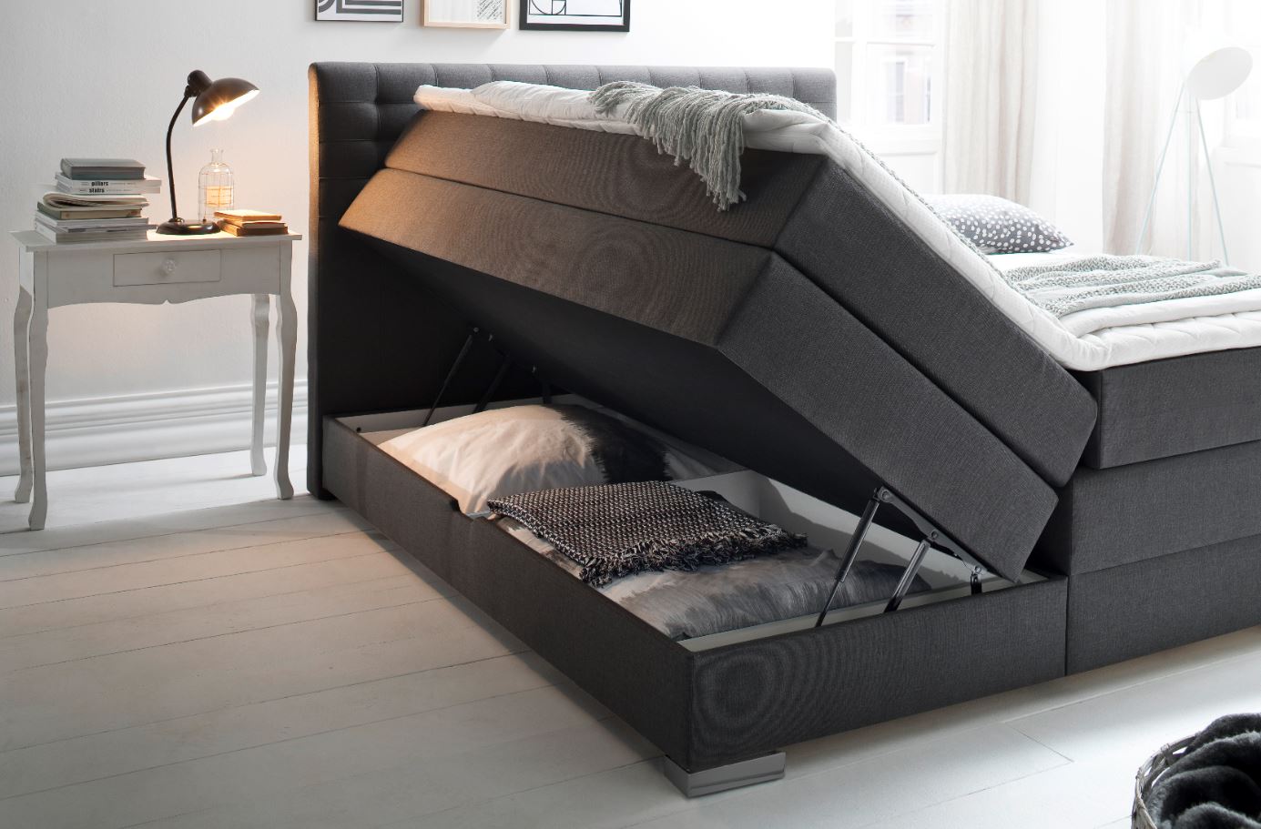 Boxspringbett mit Bettkasten Leandra Hugo Kopfteil Kapituniert