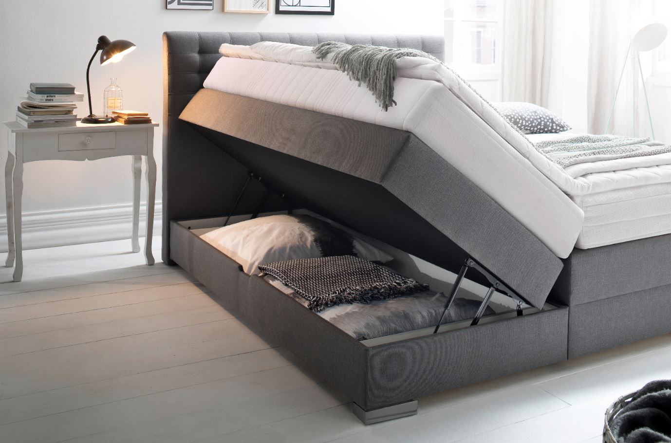 Boxspringbett mit Bettkasten Leandra Hugo Kopfteil Kapituniert