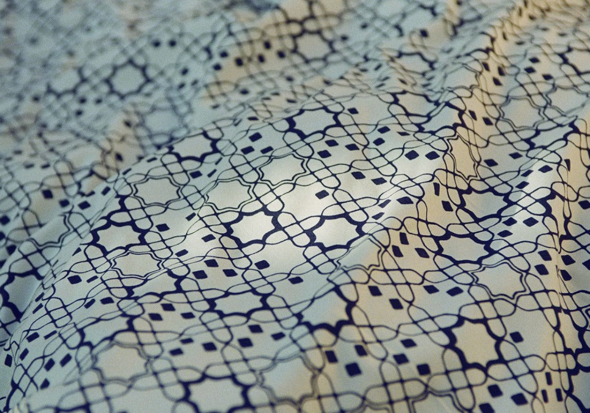 100% Bio-BW Perkal — Marrakech ecru/midnight blue