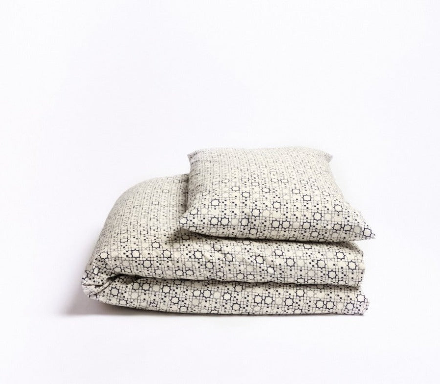 100% Bio-BW Perkal — Marrakech ecru/midnight blue